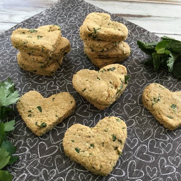 Homemade dog biscuits outlet for bad breath