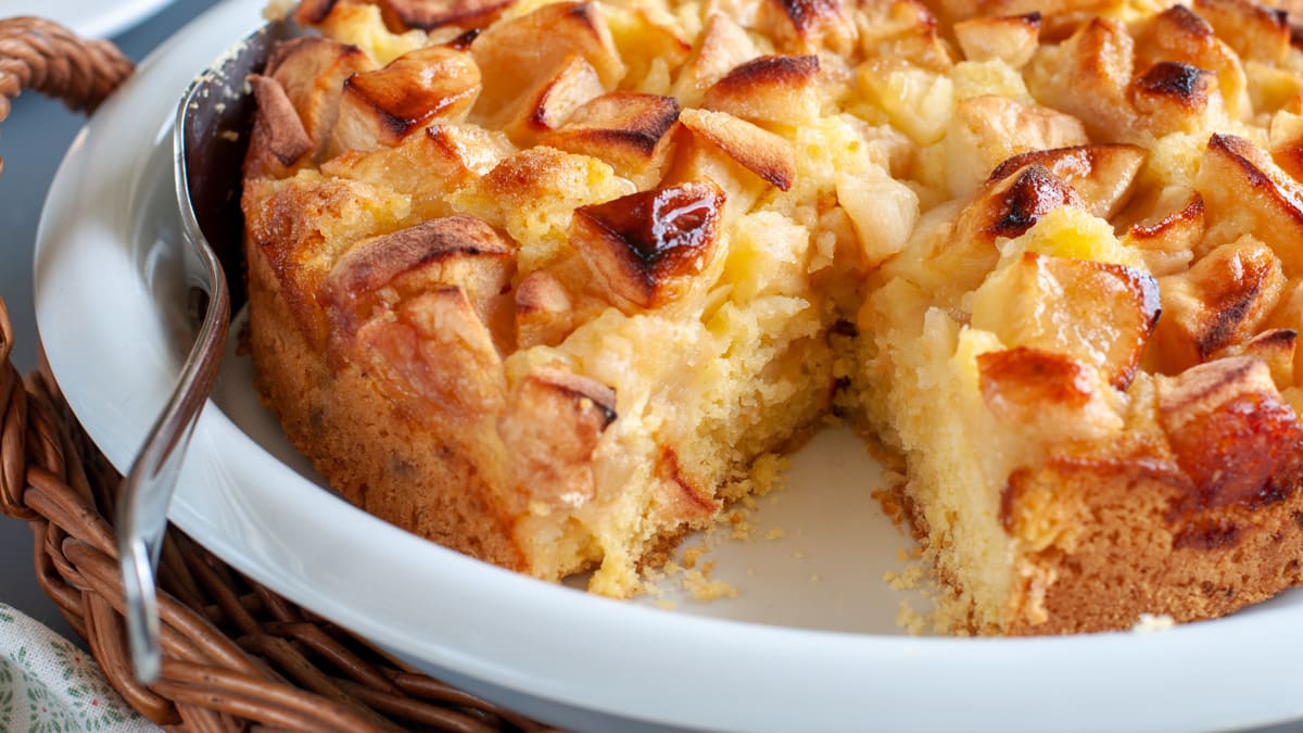 Low-Fat Apple Cake - As Easy As Apple Pie