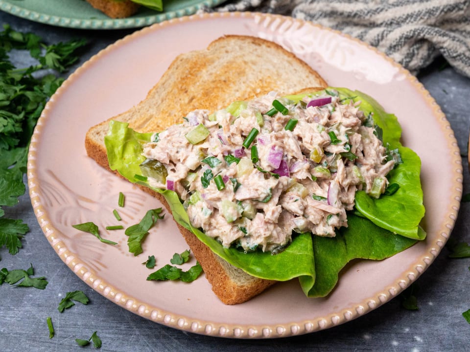 Tuna Salad Meal Prep {No Mayo!} - FeelGoodFoodie