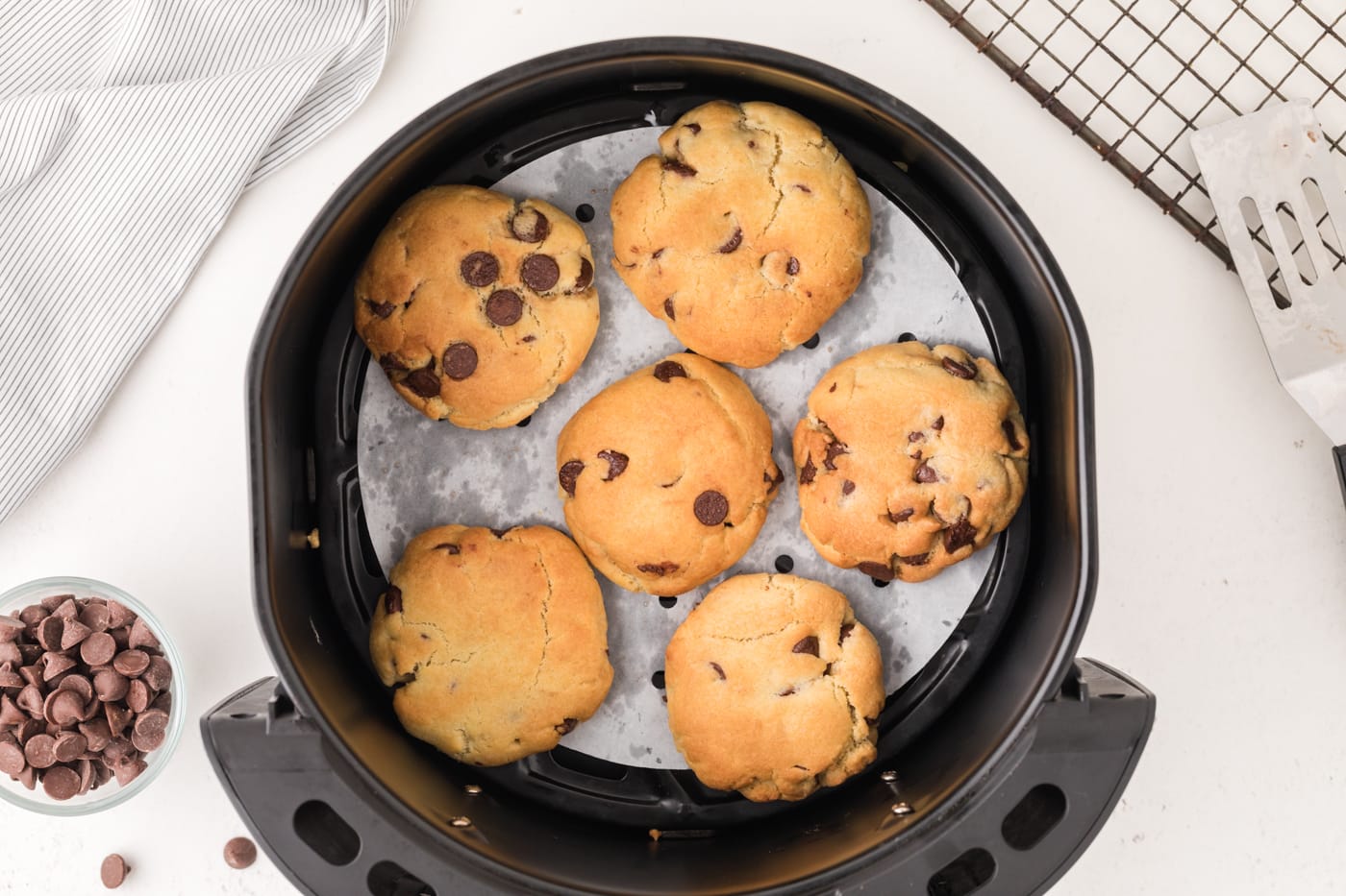 Cookies in airfryer shop