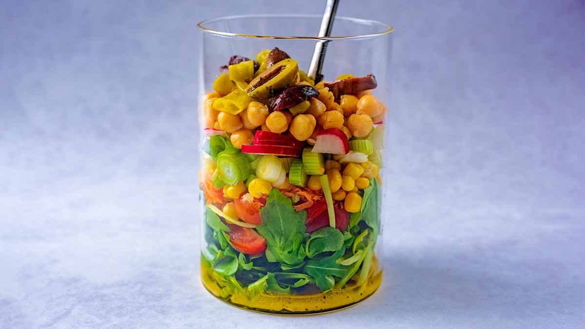 Meal Prep Salad Jars! The Best Tricks + Variations 