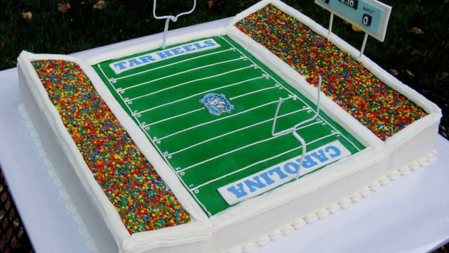 Football pitch cake | Football birthday cake, Soccer birthday cakes, Pig birthday  cakes