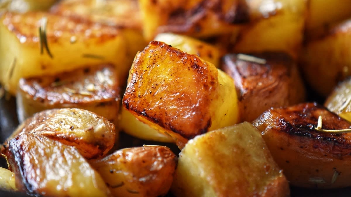 Cast Iron Skillet Oven Roasted Potatoes - JJ & Stefanie