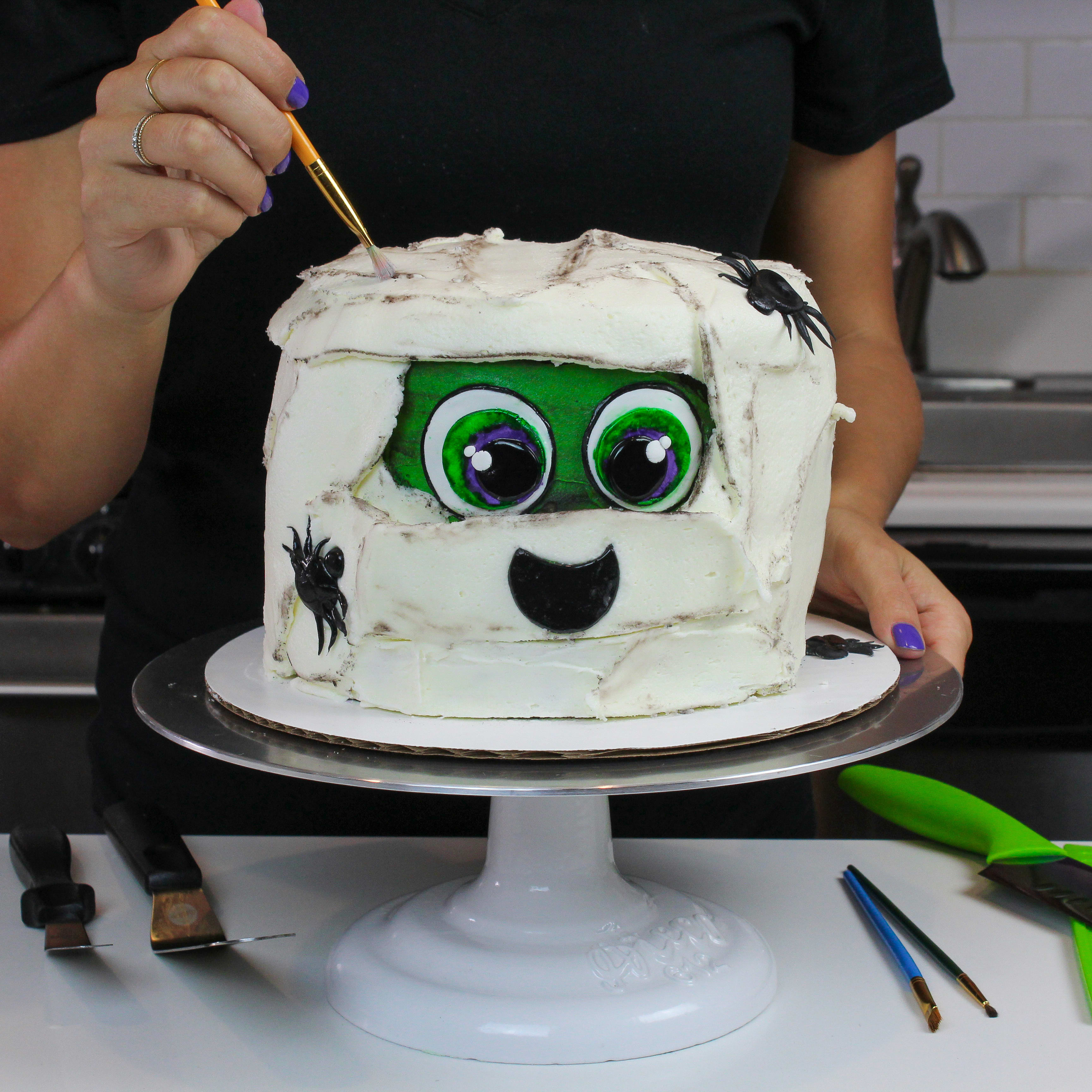 Buy/Send World's Best Mom Cake- 1 Kg Online- FNP