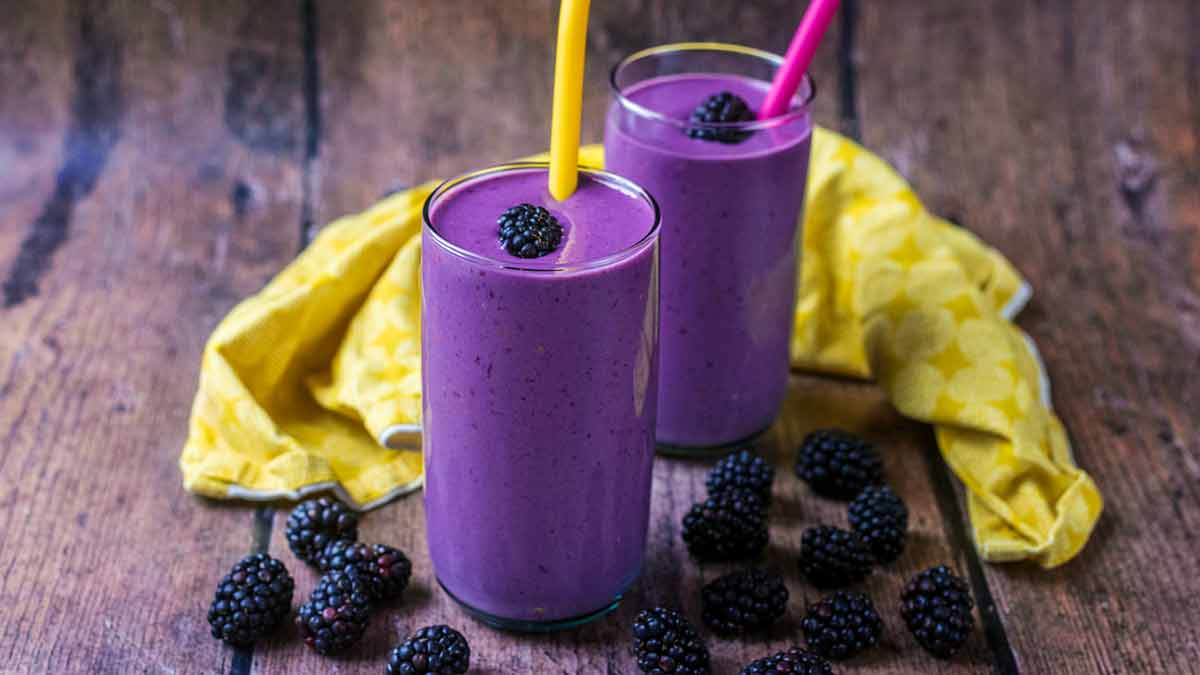 Blackberry Smoothie - Hungry Healthy Happy