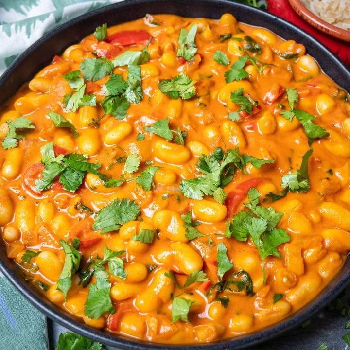 White shop bean curry