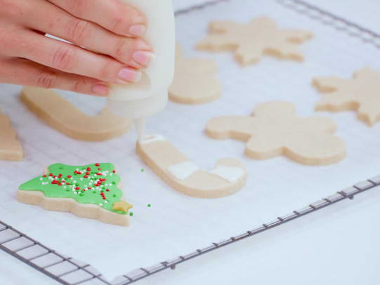 Super Easy Sugar Cookie Icing that Hardens