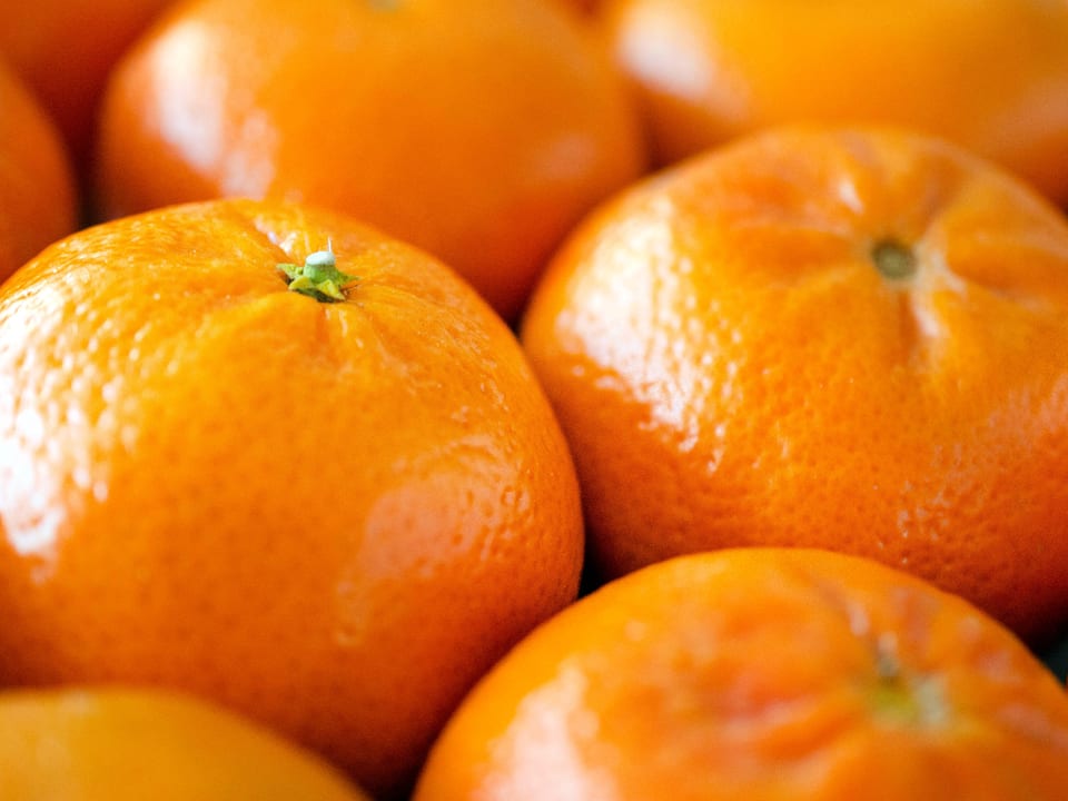 How to peel mandarin oranges