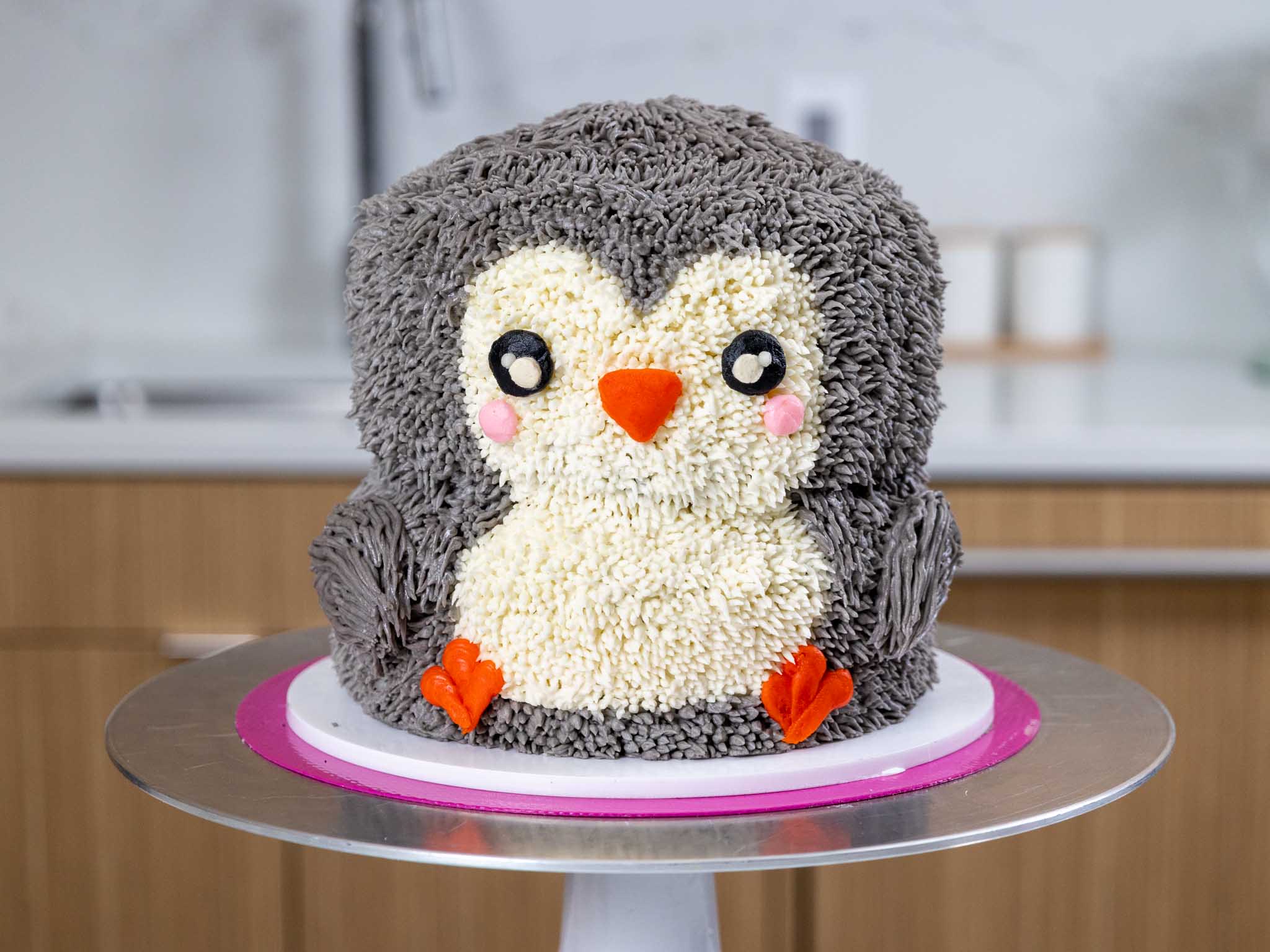 55+ Coolest Penguin Cake Decorating Design Ideas