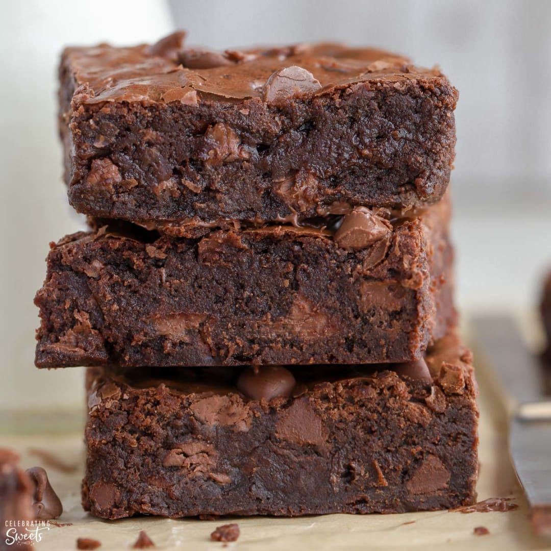 Baker's Edge Brownie Pan - The Original All Edges Brownie Pan for Baking