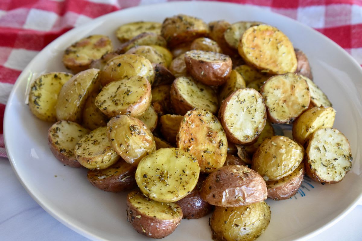 Roasted Potatoes with Italian Seasoning - Salu Salo Recipes