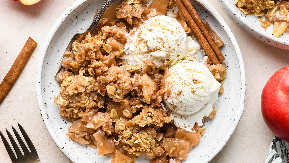 Ultimate Apple Crisp Recipe [+VIDEO] - Dinner, then Dessert