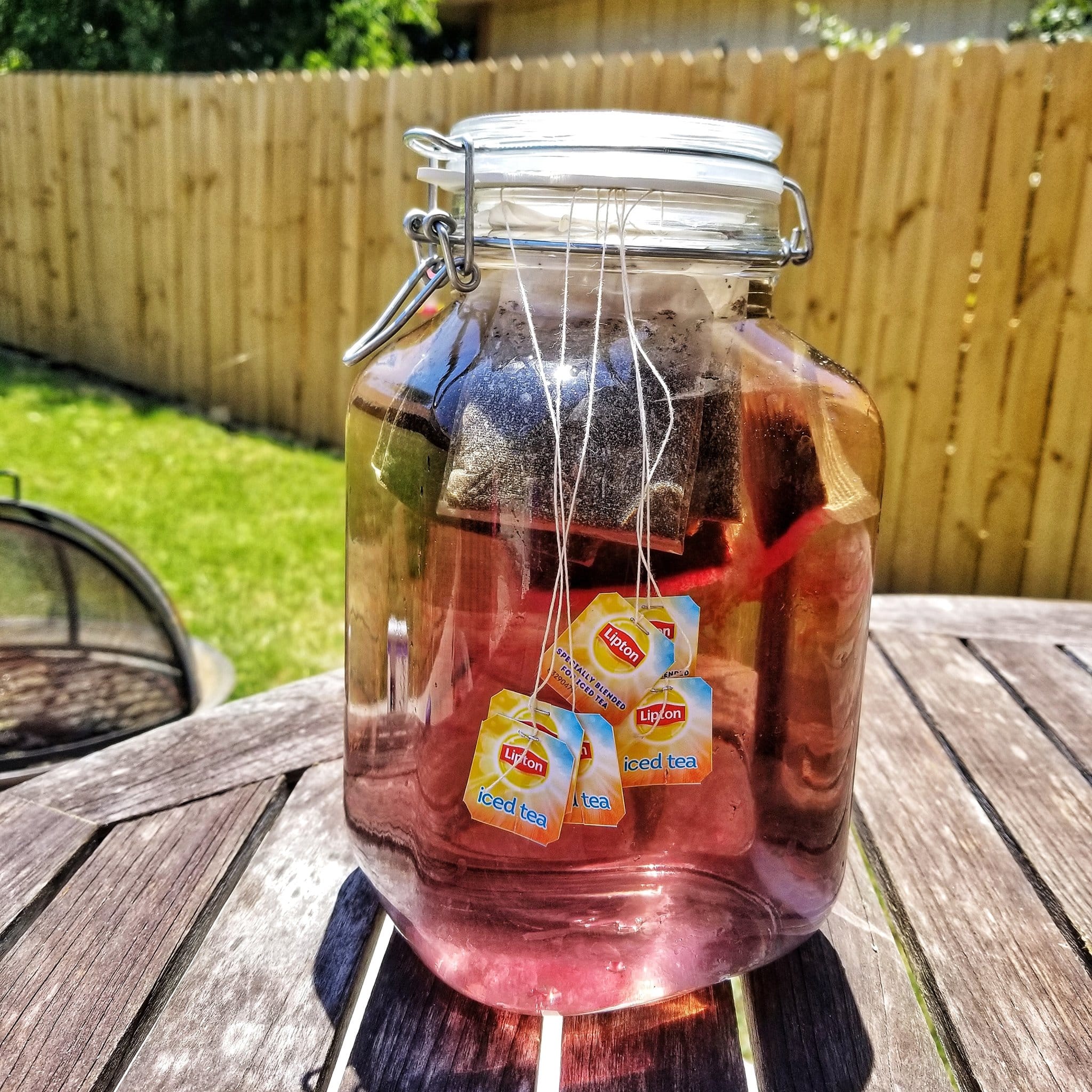 Raspberry Sun Tea – Oliver Pluff & Co