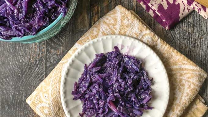 Instant Pot Garlic Ginger Red Cabbage