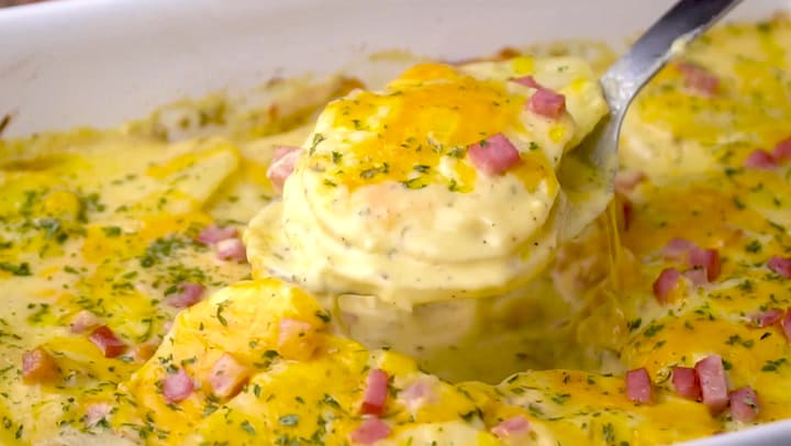 Cheesy Scalloped Potatoes - The Cozy Cook