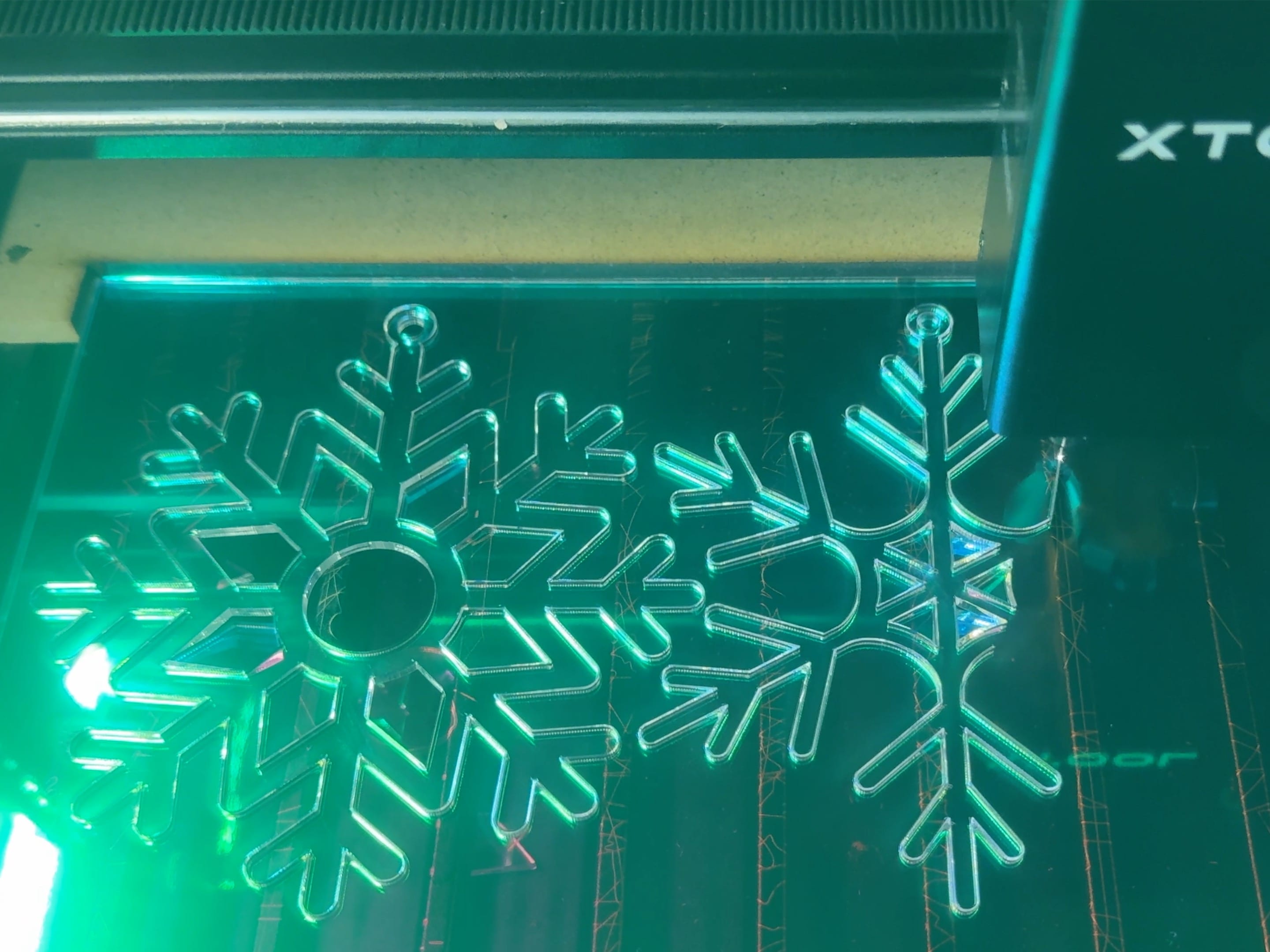 DIY Outdoor Snowflake Decorations - The Handyman's Daughter