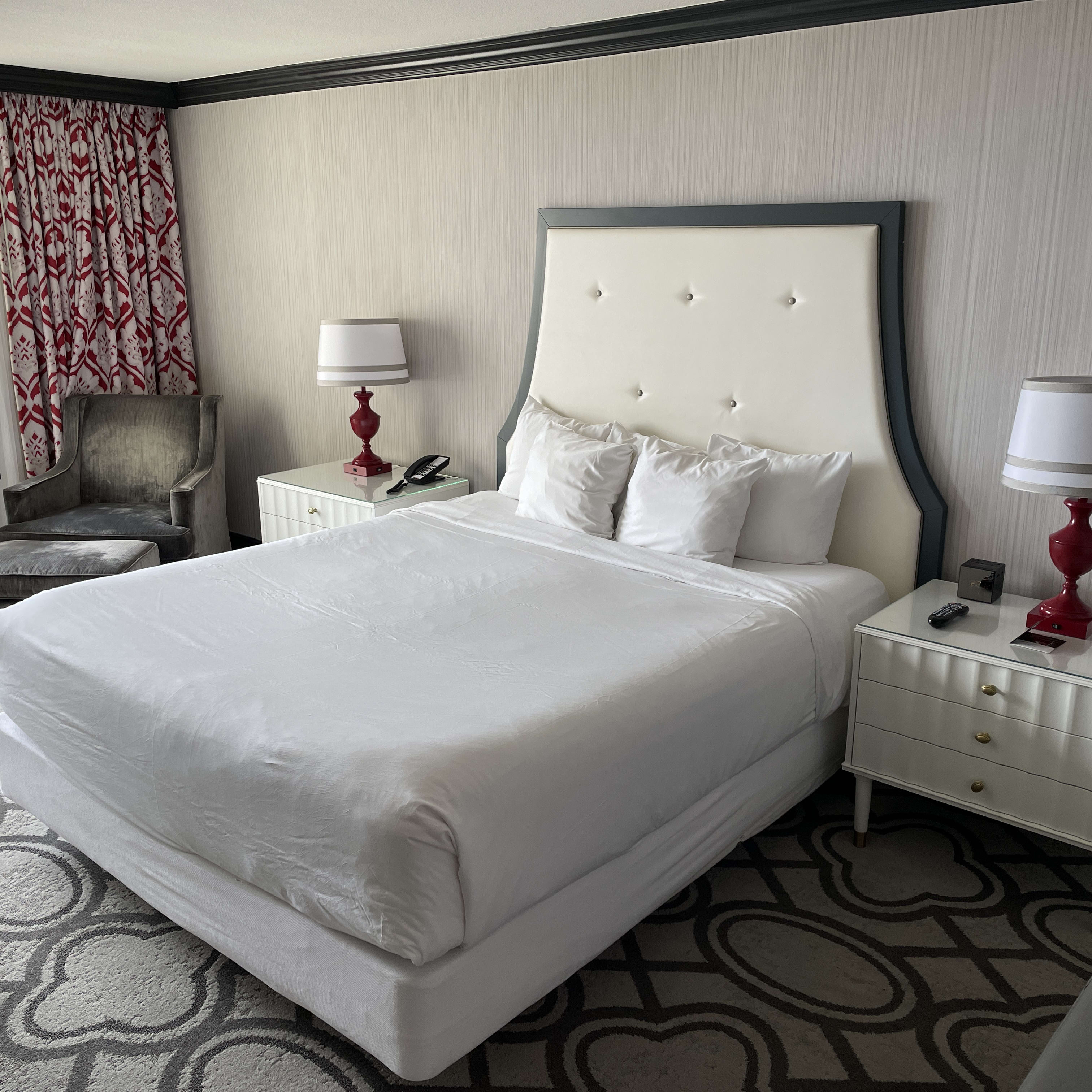 Paris Las Vegas Burgundy Room *2 Queen Beds* (Walkthrough) 