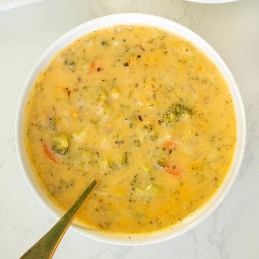 Instant Pot Vegan Broccoli Cheddar Soup