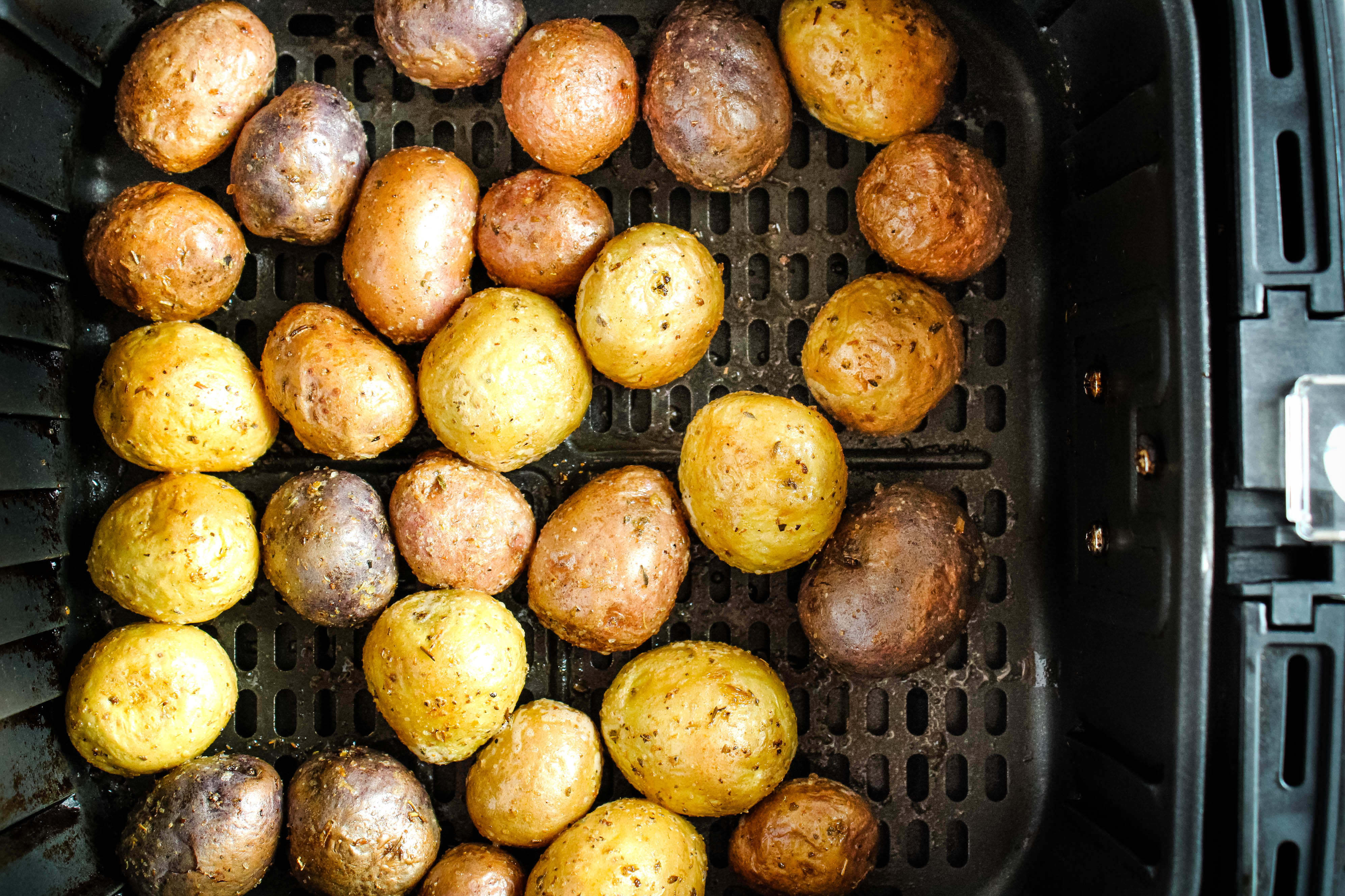 Air fryer baby potatoes  Mini potatoes in air fryer - SecondRecipe