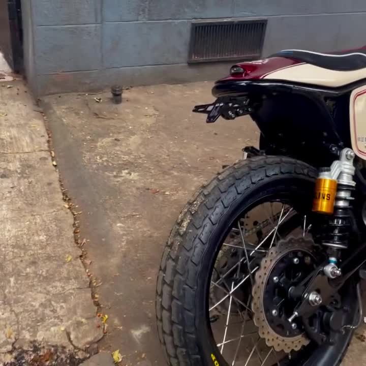 Ban motor scrambler outlet