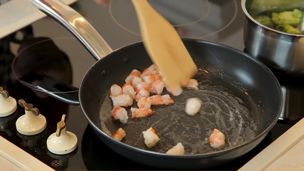 Cajun Shrimp Burgers With Avocado Crema