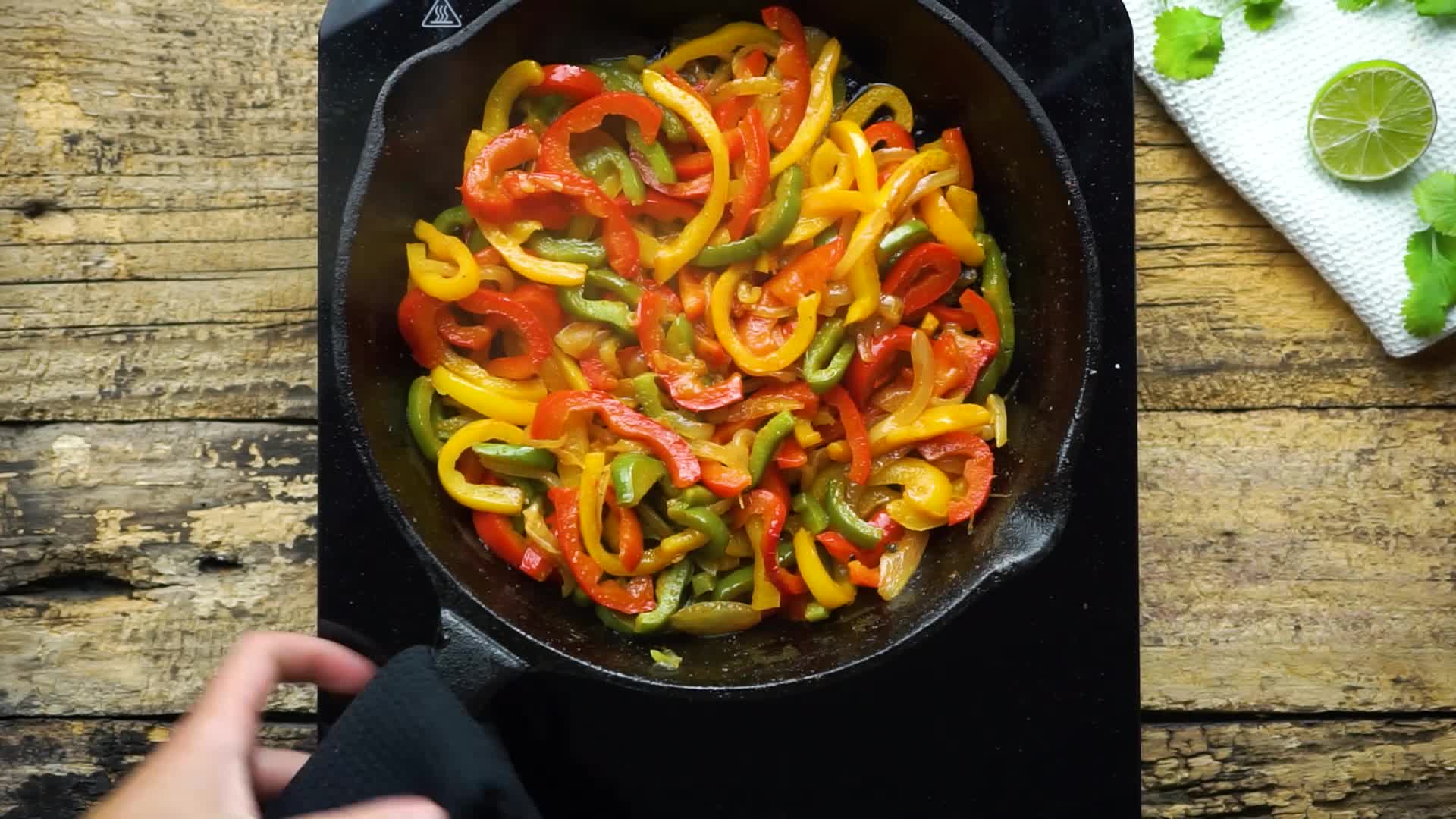 Adult AND Kid Approved One Skillet Chicken Fajitas [+ Video] - Oh