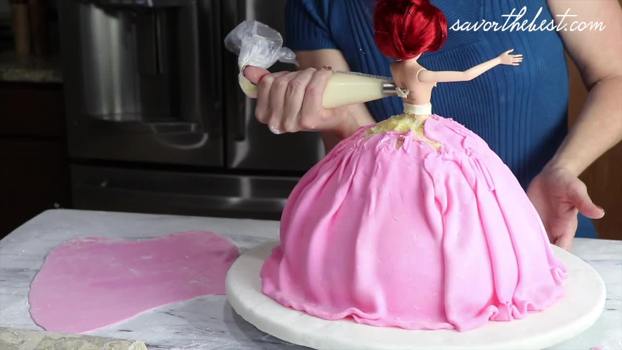 Barbie cake store play doh