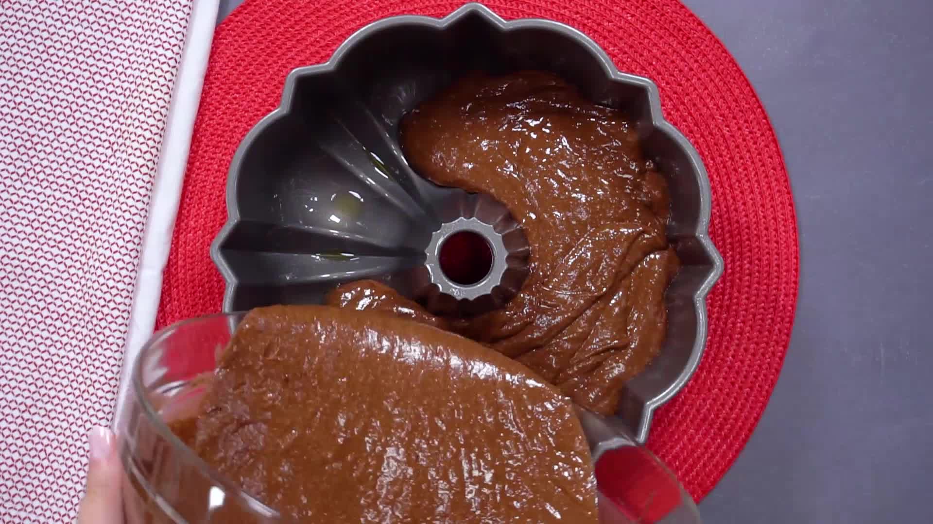Chocolate Macaroon Tunnel Cake - Just like the old box mix! (+Video)