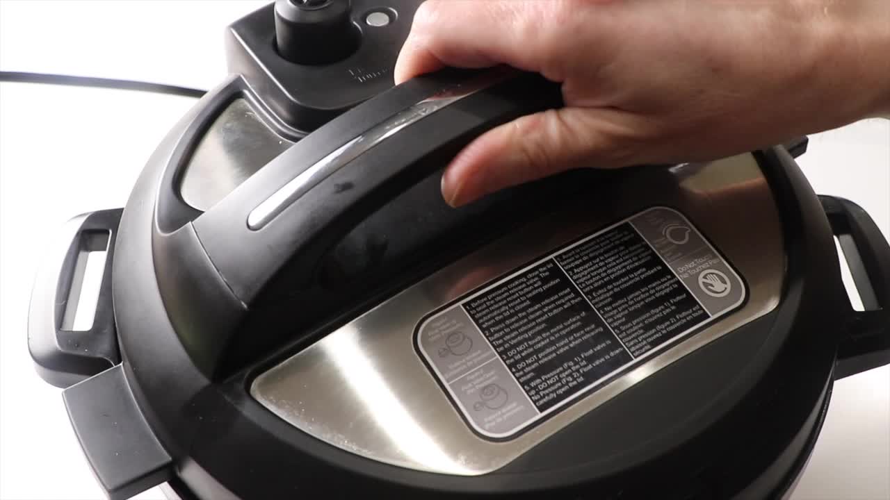 Instant pot hotsell lid handle cracked