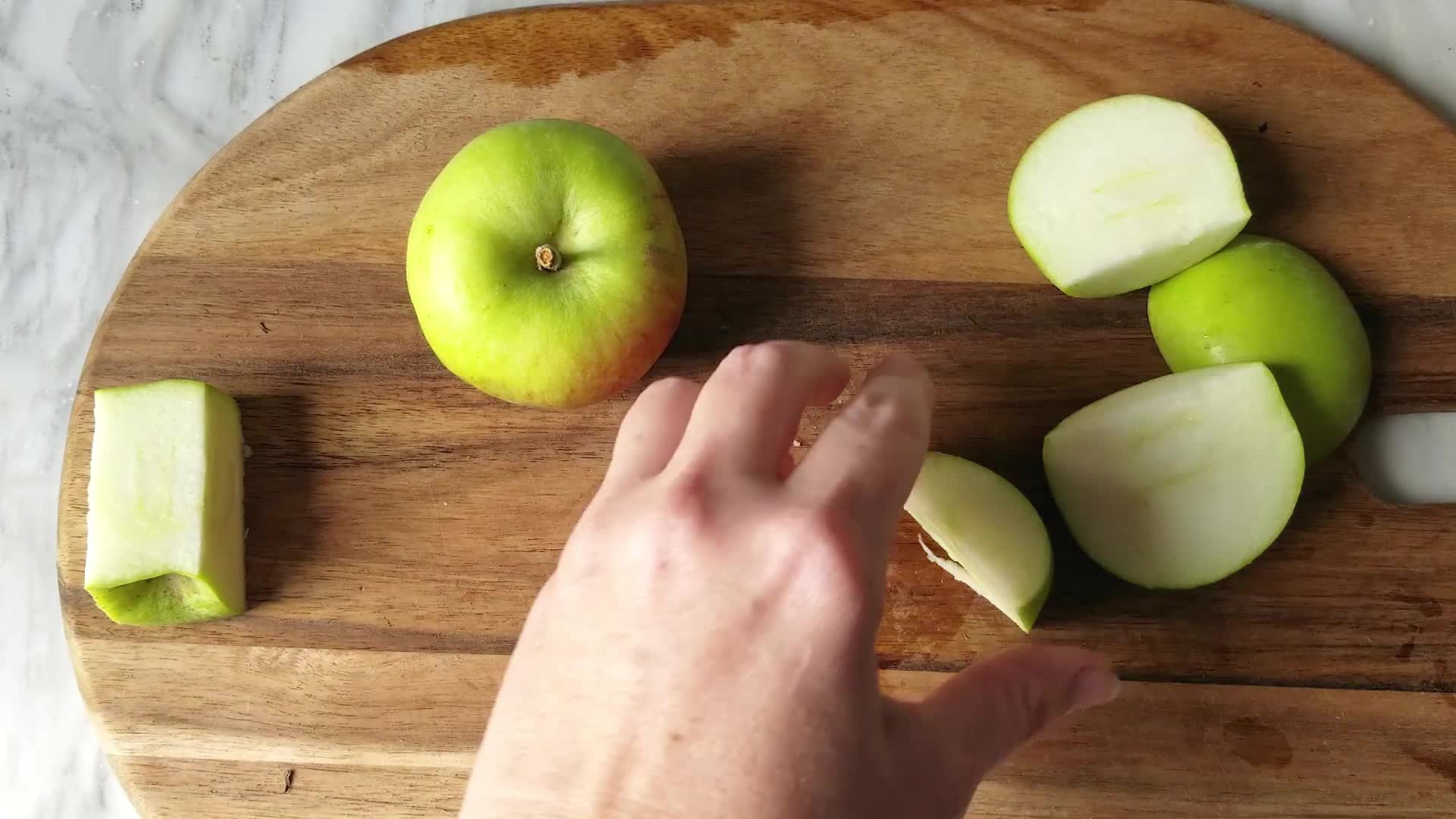 How to Cut Apples - Culinary Hill