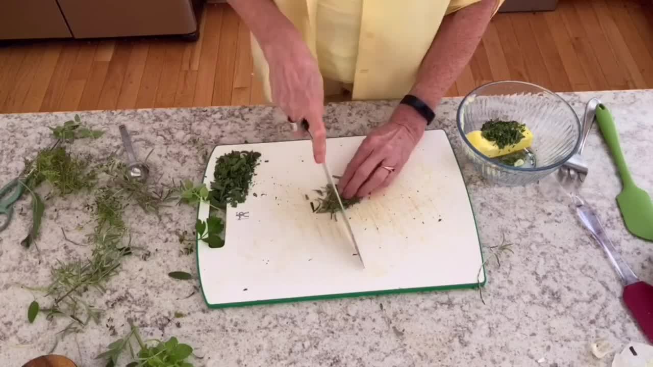 Compound Butter (How to Freeze Herbs) - Carmyy