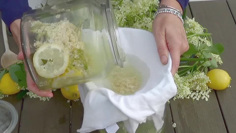 Lemon cordial recipe (with video tutorial) - SimplyBeyondHerbs