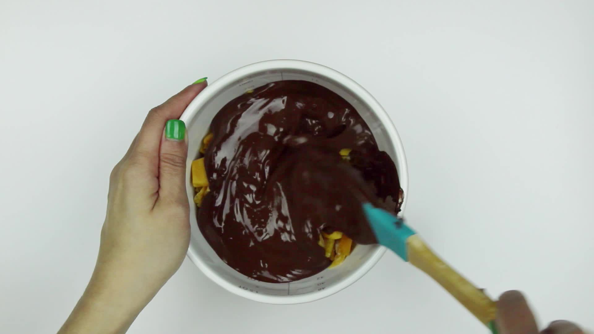 How to Temper Chocolate Correctly - Veena Azmanov