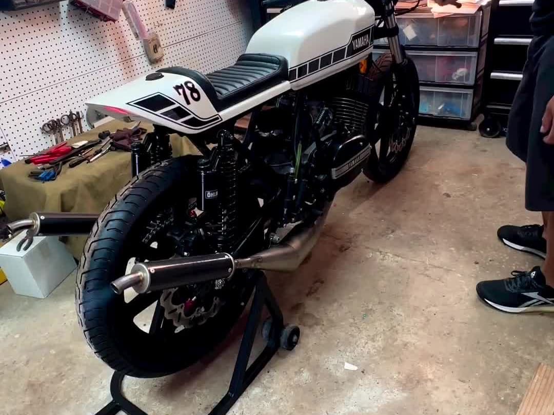 Scary Fun: Yamaha RD400 Café Racer – BikeBound Scary Fun: Yamaha RD400 Café Racer – BikeBound
